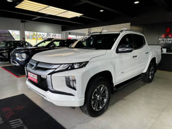 MITSUBISHI L200 TRITON 2.4 16V TURBO DIESEL SPORT HPE-S CD 4P 4X4 AUTOMÁTICO MITSUBISHI L200 TRITON 2.4 16V TURBO DIESEL SPORT HPE-S CD 4P 4X4 AUTOMÁTICO